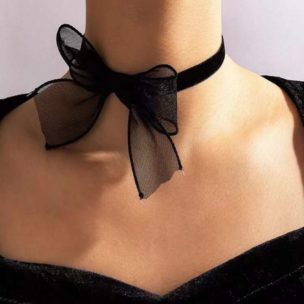 Bow Decor Choker